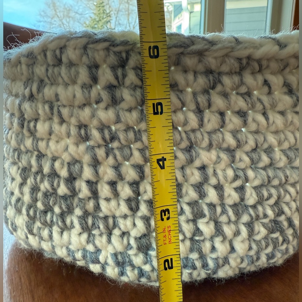 Handmade Crochet Basket With Handles. Cream and Gray. Stable structure. - Picture 4 of 4